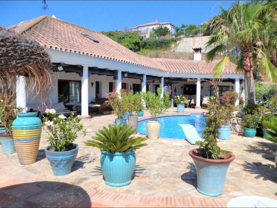 Cerros del Aguila kaarsberg real estate agents properties for sale; including villas, apartments, townhouses and plots