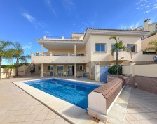 House - Detached Villa in Cerros del Aguila Costa del Sol