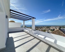 Apartment - Top Floor Apartment in Mijas Costa Costa del Sol | R4957315