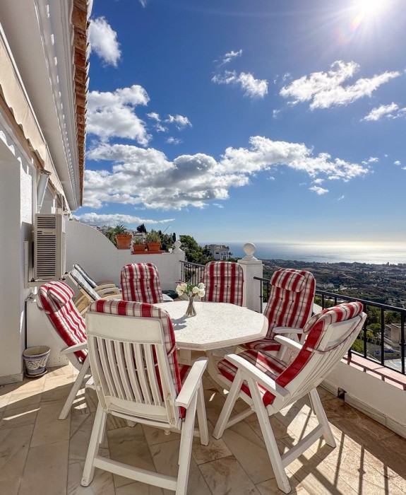 Apartment - Top Floor Apartment in Mijas Costa del Sol