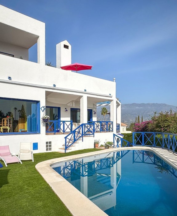 House - Detached Villa in Cerros del Aguila Costa del Sol | R4944196