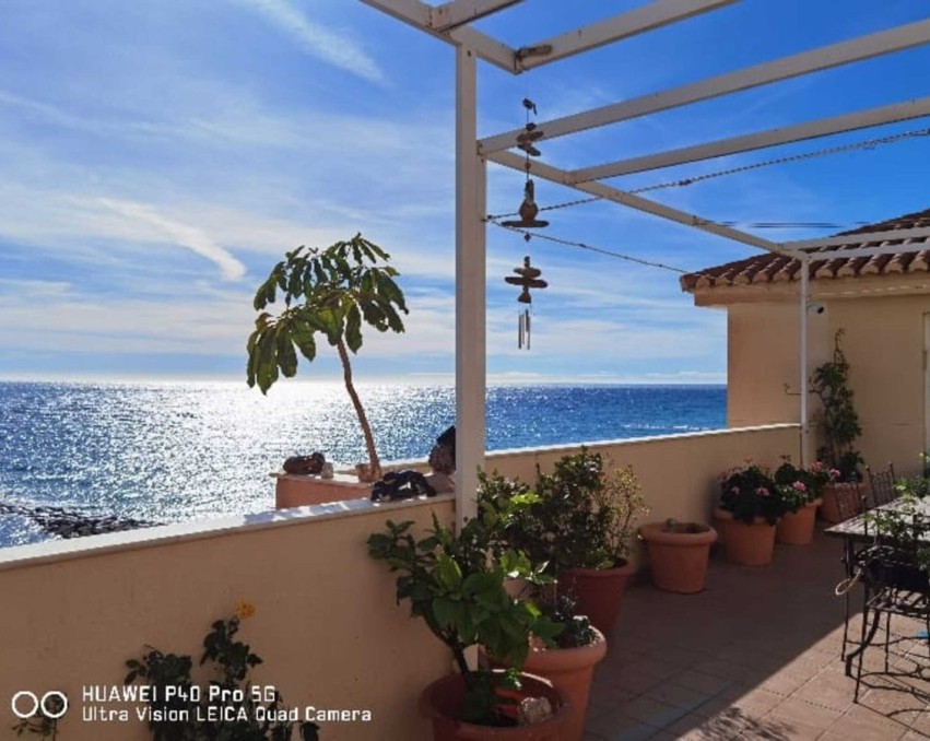 Apartment Penthouse in La Mamola