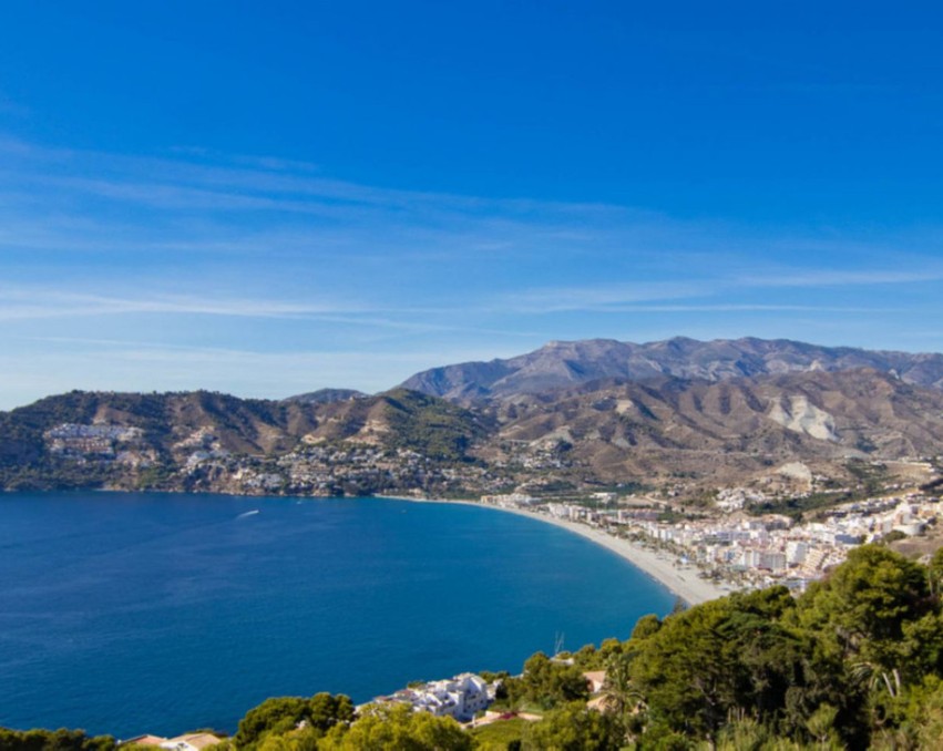 Huis Semi-Vrijstaande Villa in La Herradura 