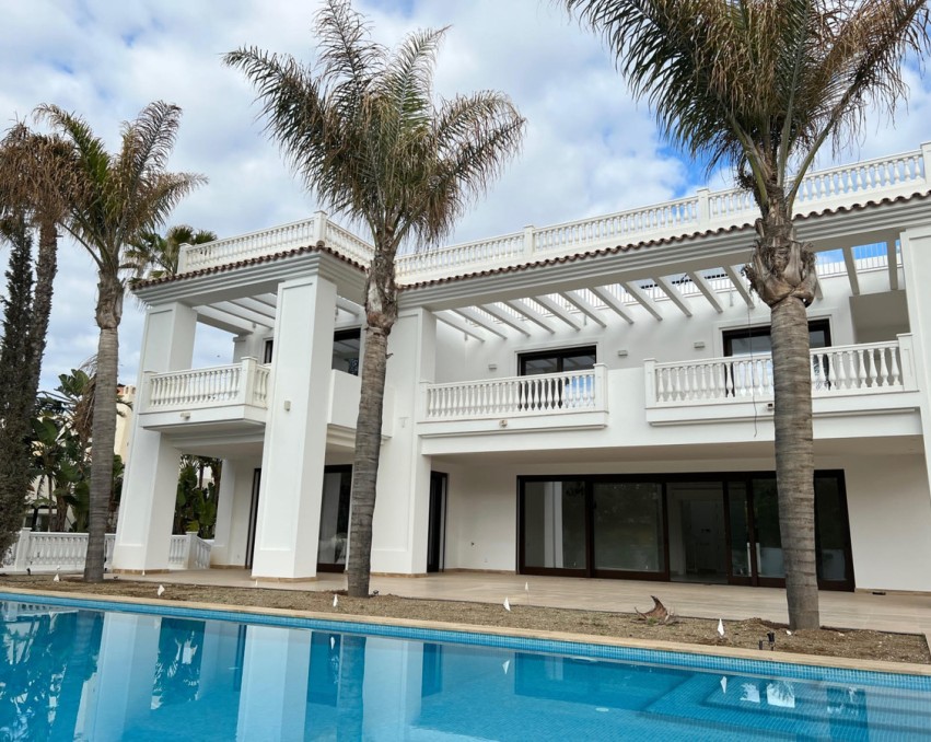 Hus Fritliggende Villa in Guadalmina Baja 